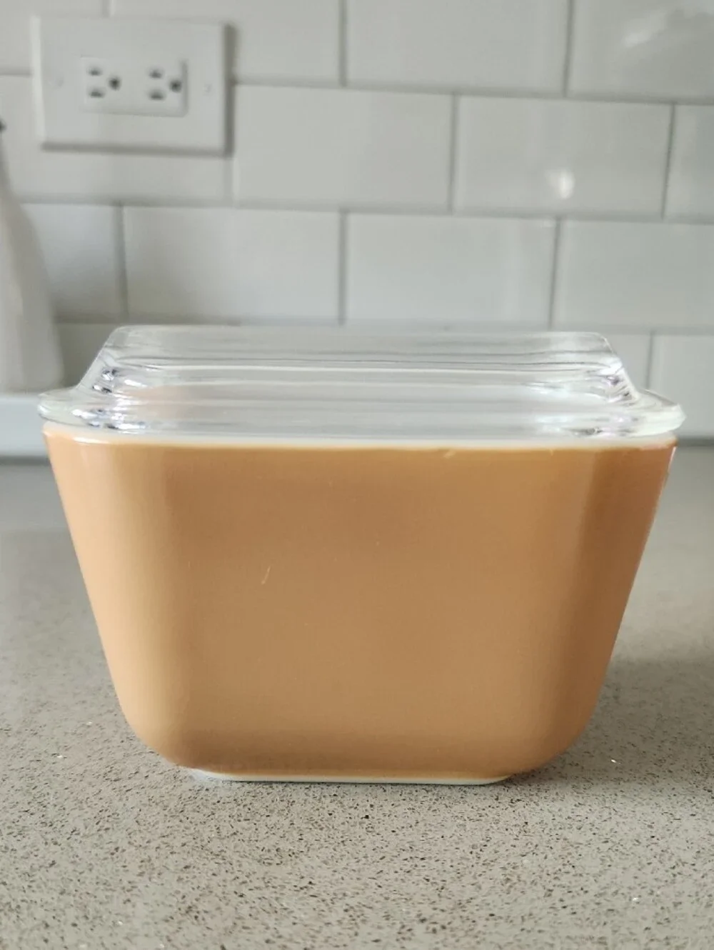 Vintage Pyrex Light Brown 501-B Refrigerator Dish Fridgie